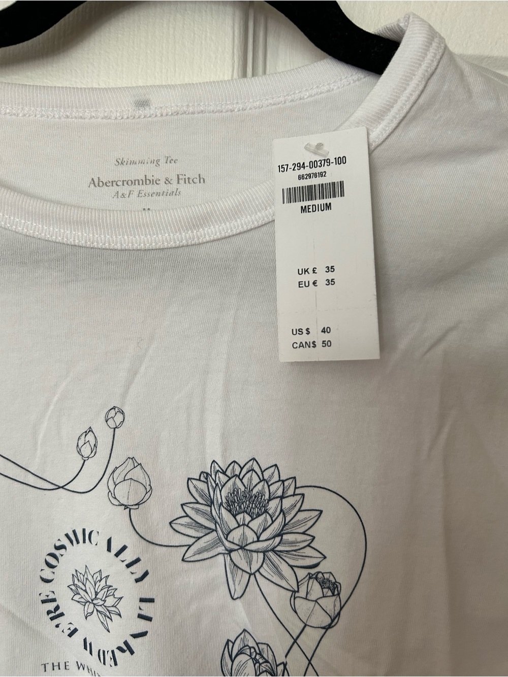 NWT Abercrombie Short Sleeve The White Lotus Graphic Skimming Tee - M - Picture 4 of 5